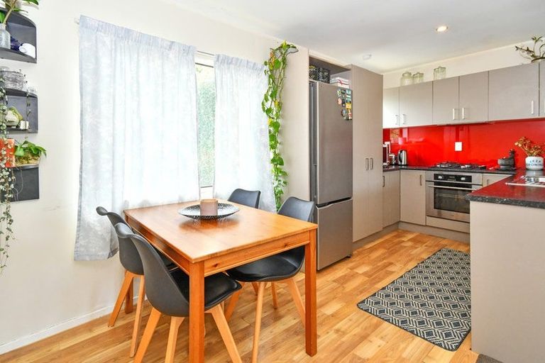 Photo of property in 2/29 Heybridge Street, Manurewa, Auckland, 2102