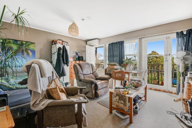 Photo of property in 2 Kaipara Crescent, Helensville, 0800