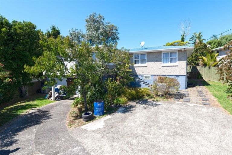 Photo of property in 5 Griffiths Place, Te Atatu South, Auckland, 0610