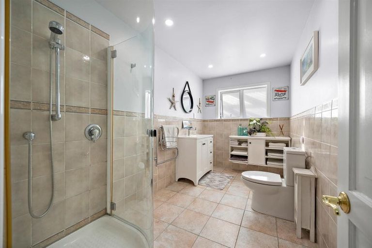 Photo of property in 1410 Old North Road, Helensville, 0875