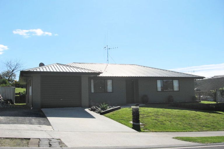 Photo of property in 6 Avon Rise, Welcome Bay, Tauranga, 3112