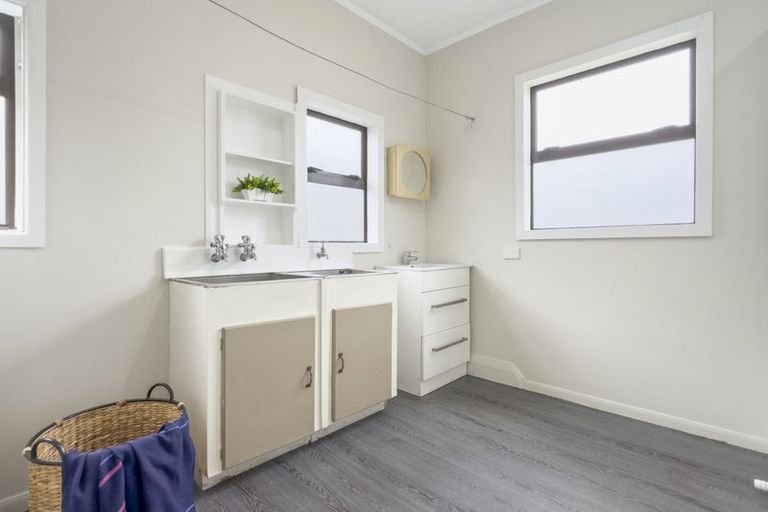 Photo of property in 3a Haverstock Road, Sandringham, Auckland, 1025