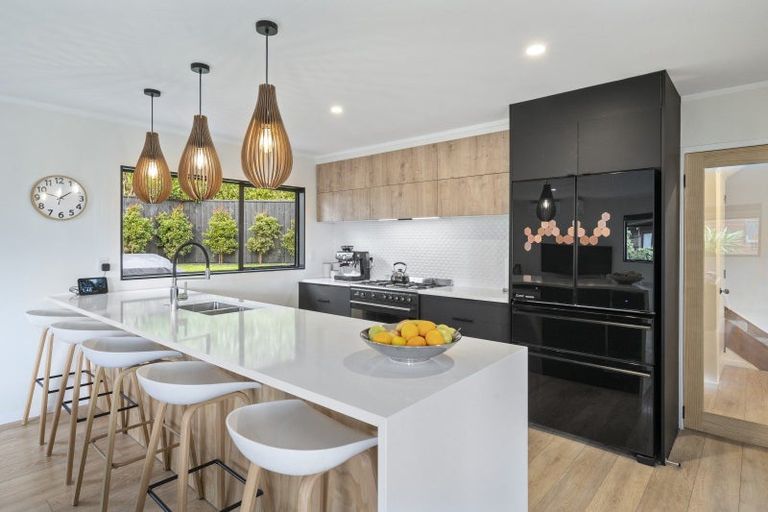 Photo of property in 79 Woodman Drive, Tawa, Wellington, 5028