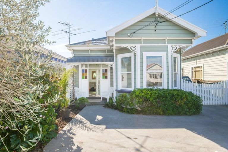 Photo of property in 337 Aberdeen Road, Gisborne, 4010