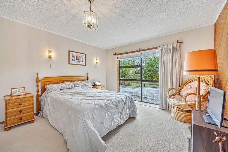 Photo of property in 22 Glucina Avenue, West Harbour, Auckland, 0618