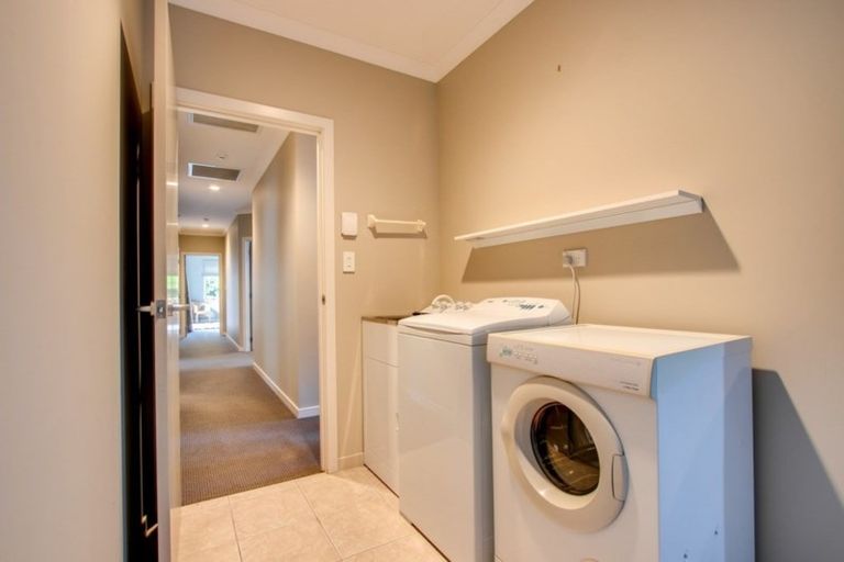 Photo of property in 18 Pania Place, Poraiti, Napier, 4112