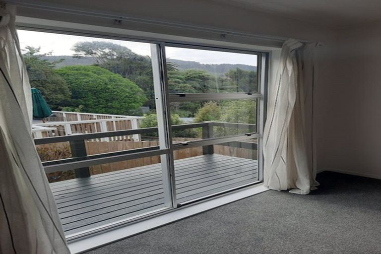 Photo of property in 30 The Drive, Tawa, Wellington, 5028