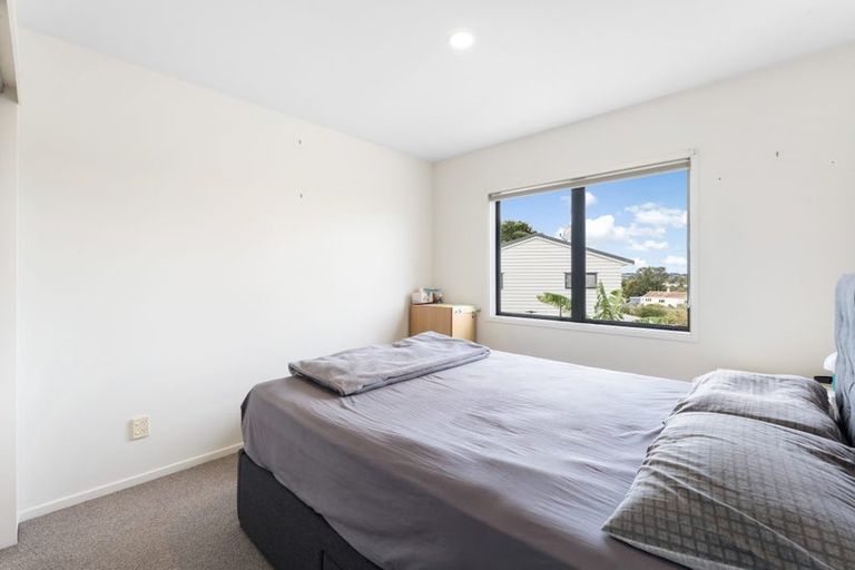 Photo of property in 1/36 West Coast Road, Glen Eden, Auckland, 0602