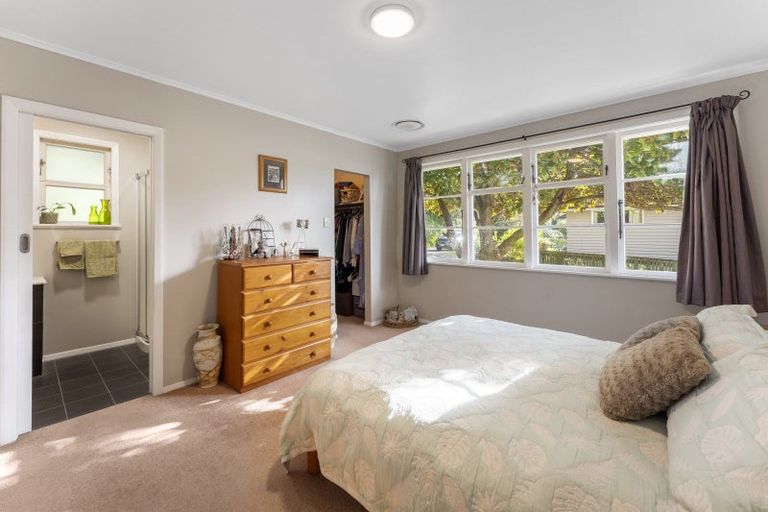 Photo of property in 5 Prouse Grove, Silverstream, Upper Hutt, 5019