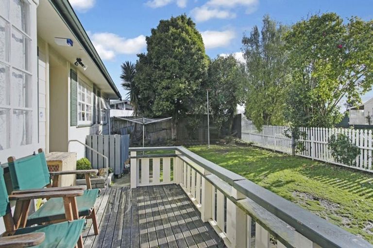 Photo of property in 27 Fairdale Avenue, Red Hill, Papakura, 2110