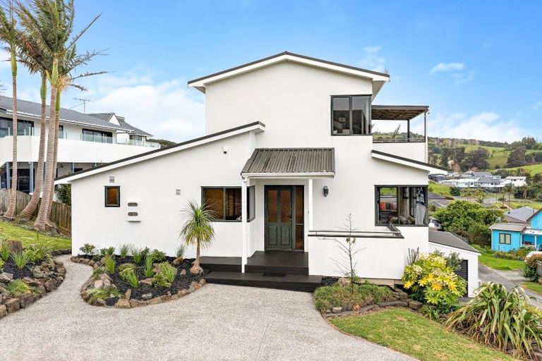 Photo of property in 19 Merehai Place, Snells Beach, 0920