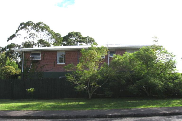 Photo of property in 60 Gloria Avenue, Te Atatu Peninsula, Auckland, 0610