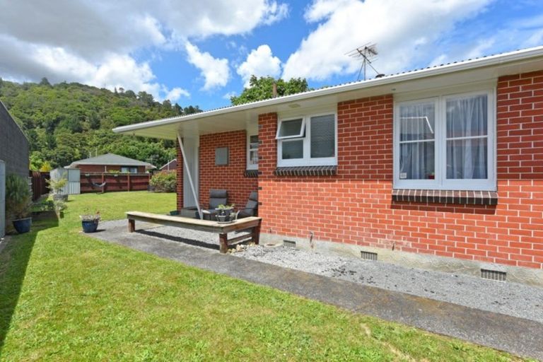 Photo of property in 4/49 Wilford Street, Wallaceville, Upper Hutt, 5018