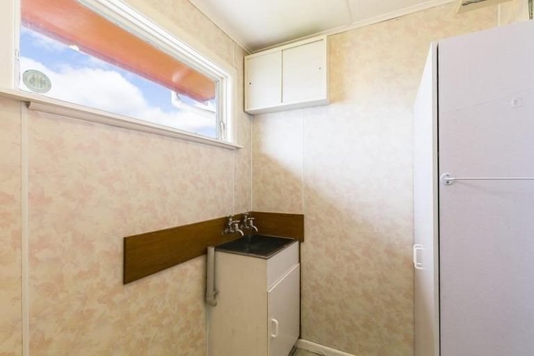 Photo of property in 19 Diane Grove, Paparangi, Wellington, 6037