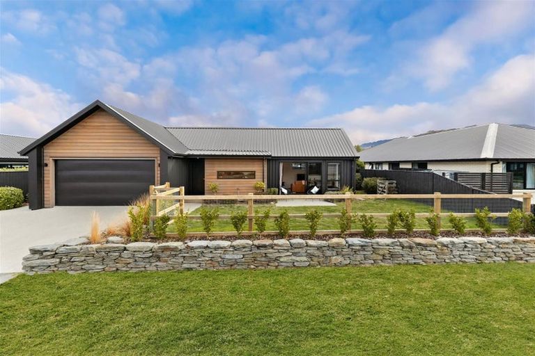 Photo of property in 69 Toni's Terrace, Lower Shotover, Queenstown, 9304