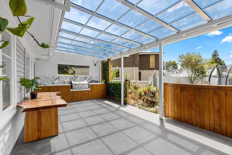 Photo of property in 300 Wairau Road, Glenfield, Auckland, 0629