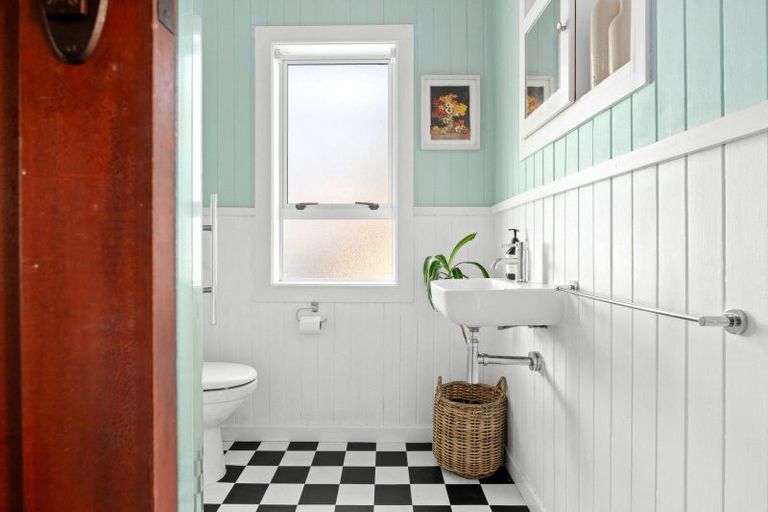 Photo of property in 14 Bains Avenue, Hamilton East, Hamilton, 3216