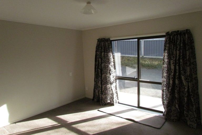 Photo of property in 6 Seagull Place, Whitby, Porirua, 5024