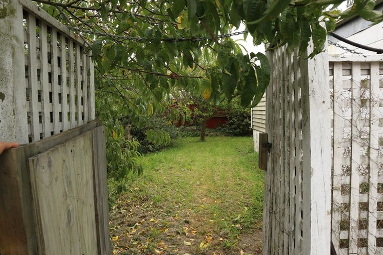 Photo of property in 106 Halswell Road, Hillmorton, Christchurch, 8025