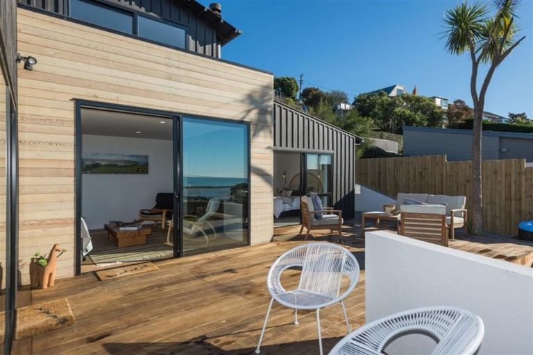 Photo of property in 2/182 Mount Pleasant, Mount Pleasant, Christchurch, 8081