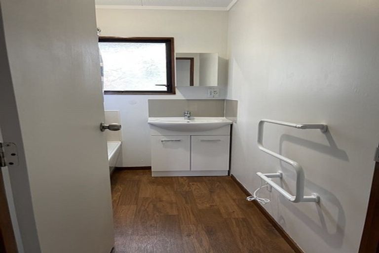 Photo of property in 12 Manor Place, Bader, Hamilton, 3206