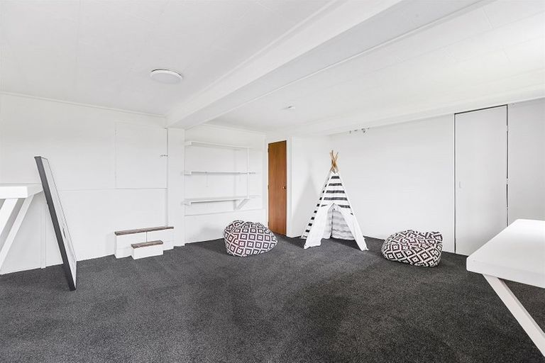 Photo of property in 34 Bodmin Terrace, Camborne, Porirua, 5026