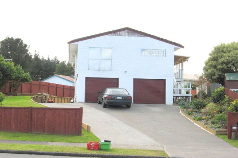 Photo of property in 111 Carnoustie Drive, Wattle Downs, Auckland, 2103