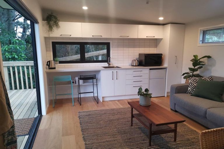 Photo of property in 56 Valley View Road, Glenfield, Auckland, 0629