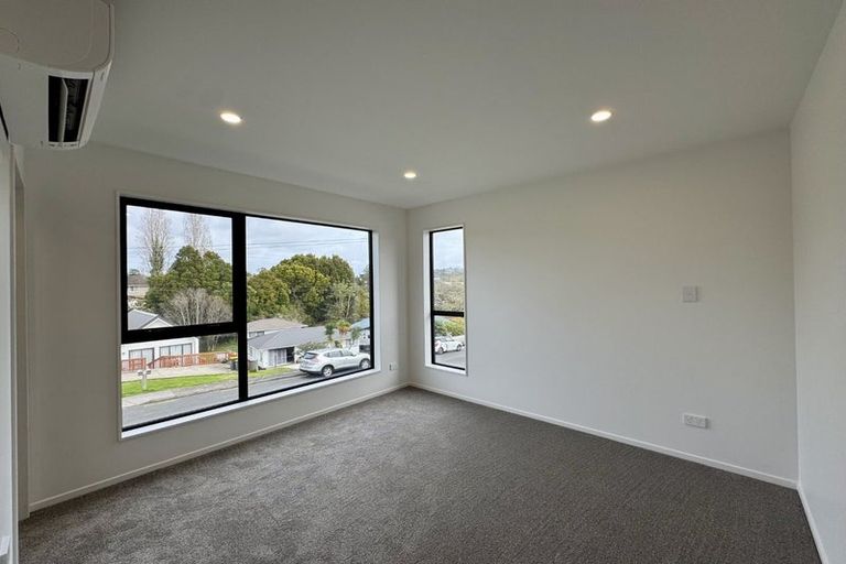 Photo of property in 2/131 Lancaster Road, Beach Haven, Auckland, 0626