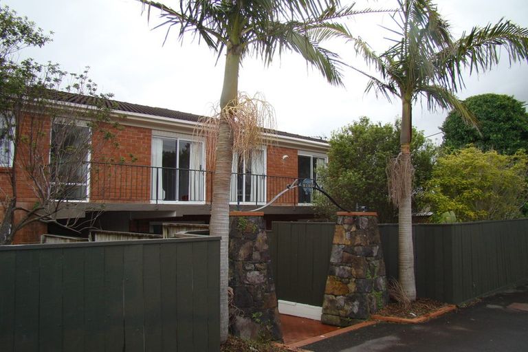 Photo of property in 17/83 Lake Road, Devonport, Auckland, 0622