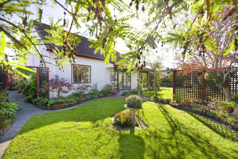 Photo of property in 64a Avondale Road, Taradale, Napier, 4112