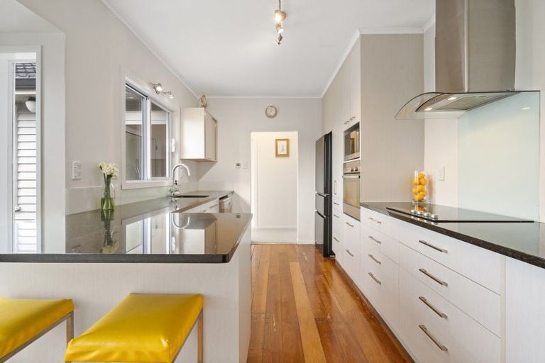 Photo of property in 27 Chester Road, Tawa, Wellington, 5028