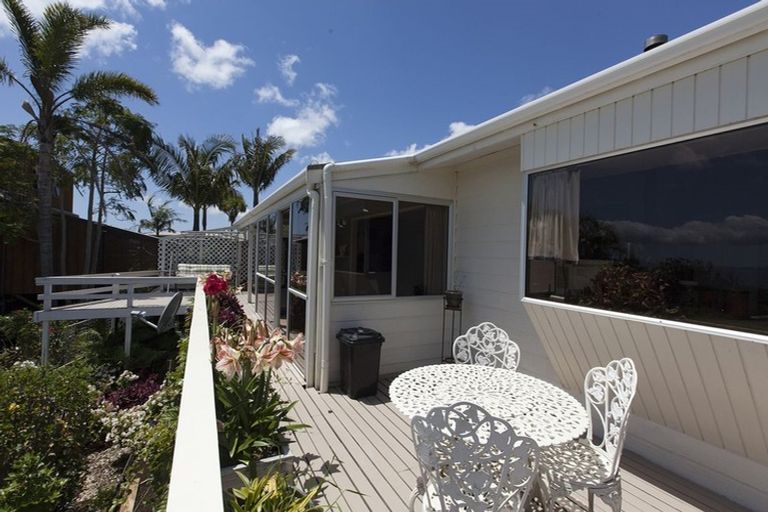 Photo of property in 25 Powells Road, Cable Bay, 0420