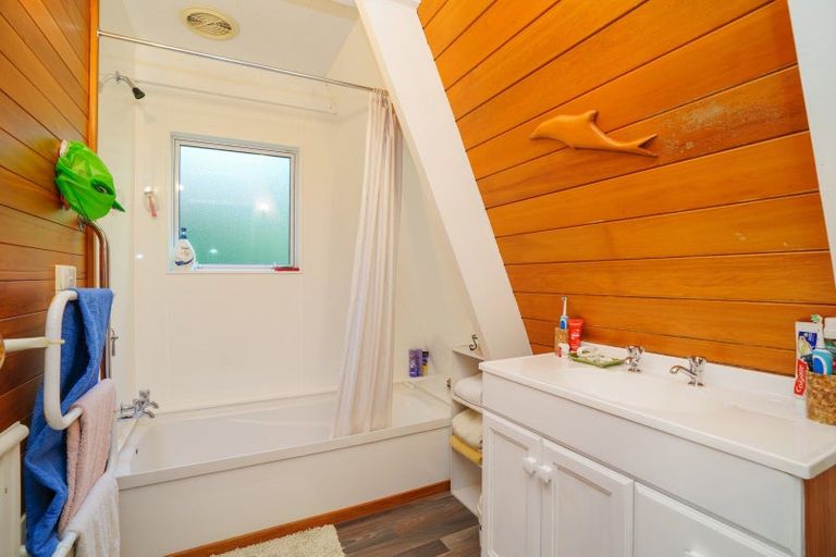 Photo of property in 30 Rakiura Parade, Otatara, Invercargill, 9879