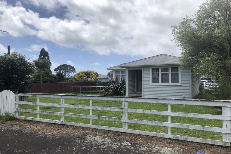 Photo of property in 43 Carthew Street, Okato, 4335