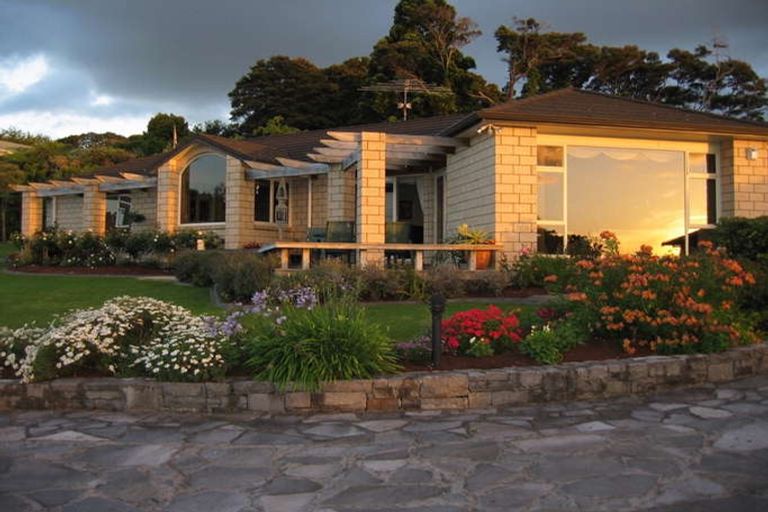 Photo of property in 321 Kaipara Road, Papakura, 2582