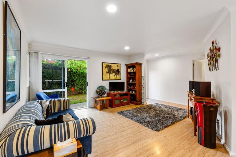 Photo of property in 24 Milan Drive, Glen Eden, Auckland, 0602