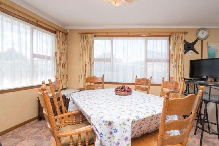 Photo of property in 317 South Road, Hawera, 4610