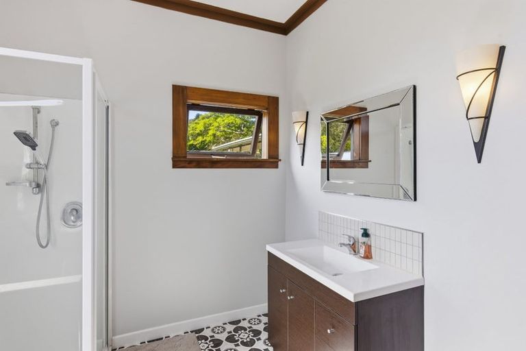 Photo of property in 42 Hinemoa Street, Paraparaumu, 5032