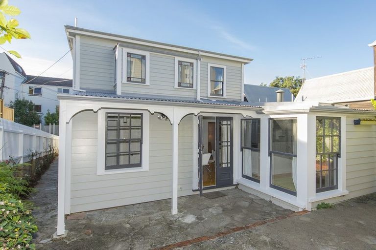 Photo of property in 7 Cottleville Terrace, Thorndon, Wellington, 6011