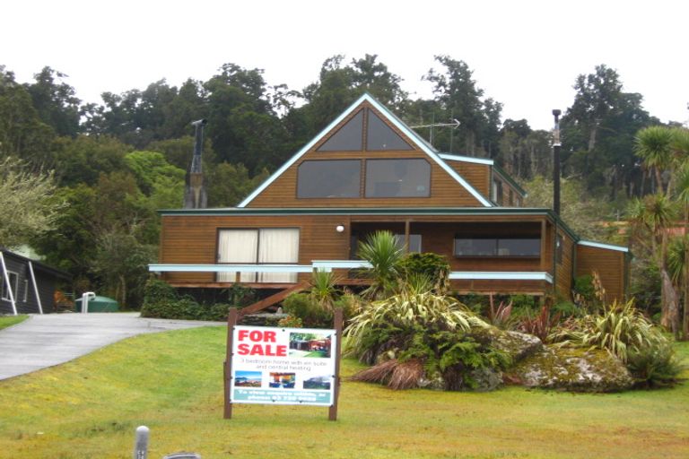 Photo of property in 78 Ahau Street, Moana, 7872