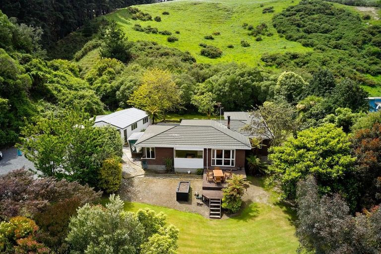 Photo of property in 42 Kotare Place, South Bay, Kaikoura, 7300