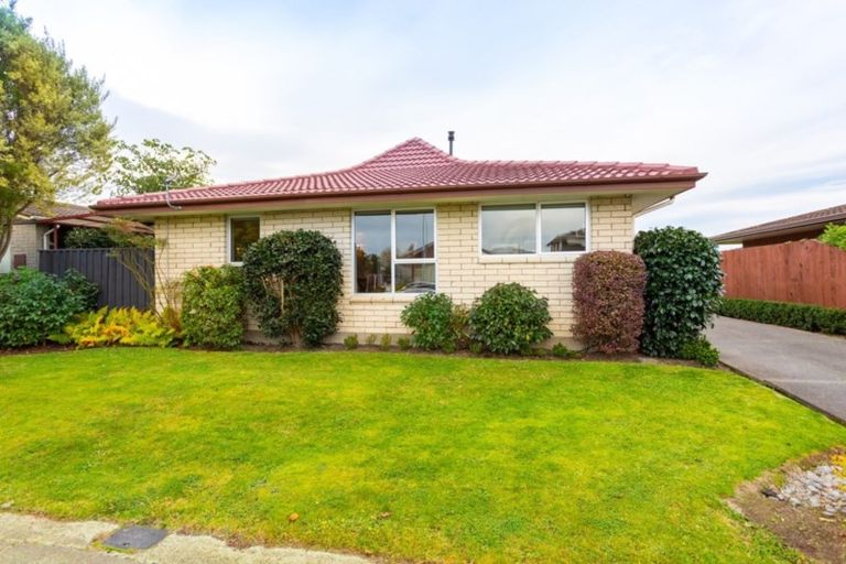 Photo of property in 1/8 Camrose Place, Ilam, Christchurch, 8041