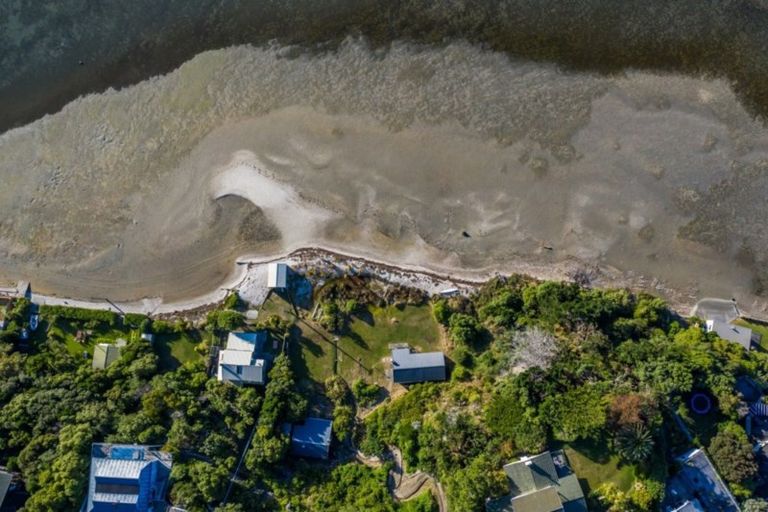 Photo of property in 57-59 Seaview Road, Paremata, Porirua, 5024