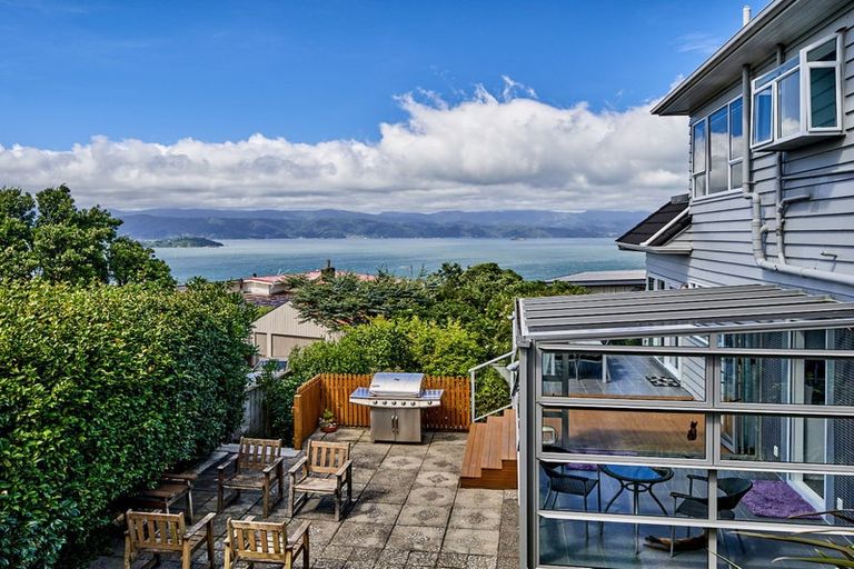 Photo of property in 102 Homebush Road, Khandallah, Wellington, 6035