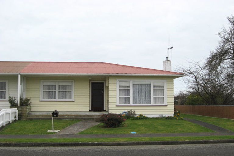 Photo of property in 39 Rugby Street, Levin, 5510