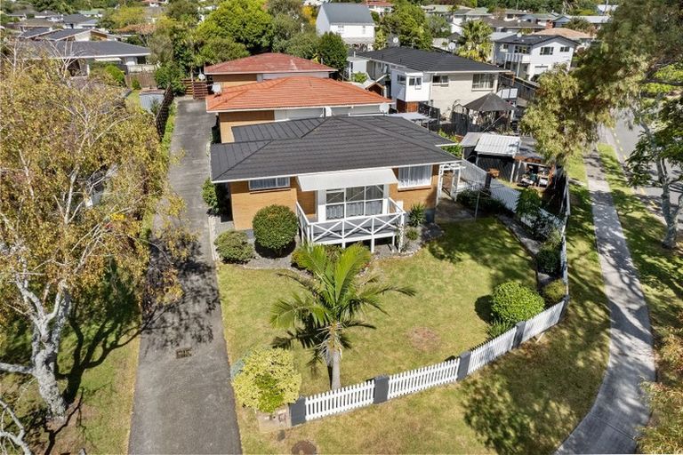 Photo of property in 1/38 Ballater Place, Highland Park, Auckland, 2010