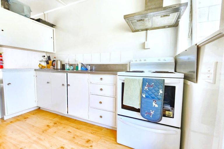 Photo of property in 28 Landscape Road, Papatoetoe, Auckland, 2025