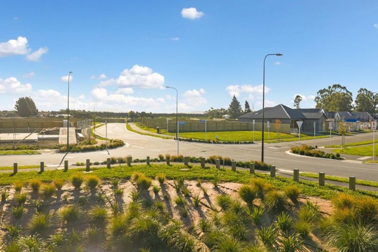 Photo of property in 10 Dogwood Place, Prebbleton, 7676