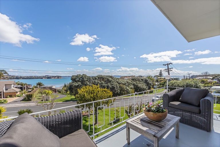 Photo of property in 21 Tindalls Bay Road, Tindalls Beach, Whangaparaoa, 0930